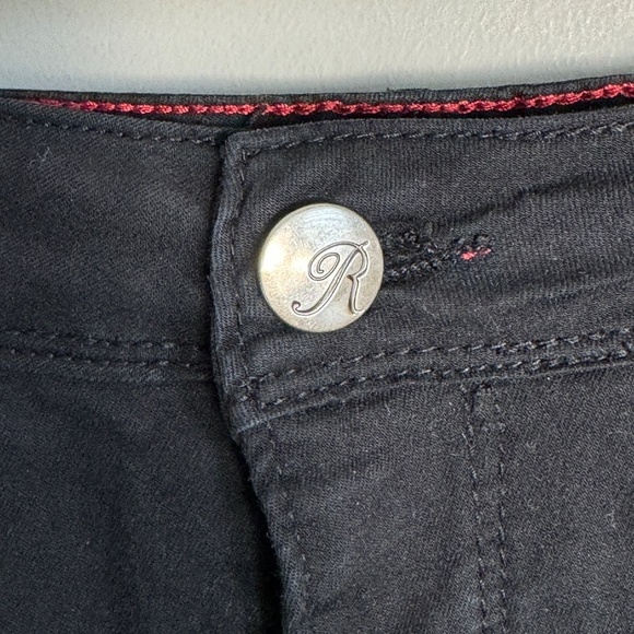 Royalty for Me Women's WANNA BETTA BUTT Capri Jeans Black Size 8 Stretch - Picture 2 of 12